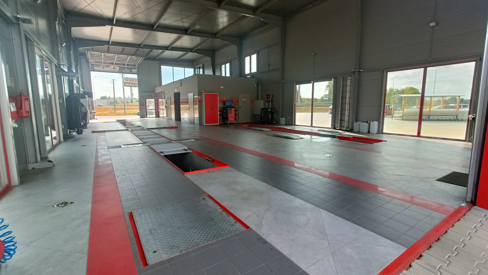 Stacja Diagnostyczna MaxCar - Nowoczesna stacja z najnowszym sprzętem diagnostycznym